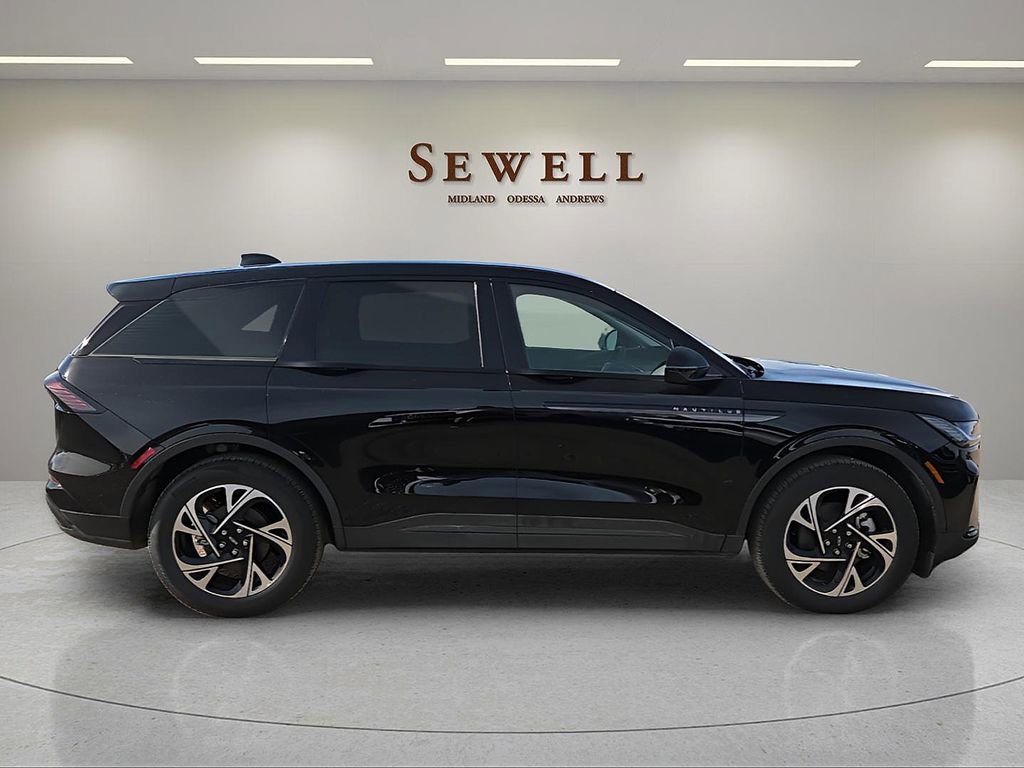 New 2026 Lincoln Nautilus Premier w/ Jet Appearance Package AWD/4WD image 5