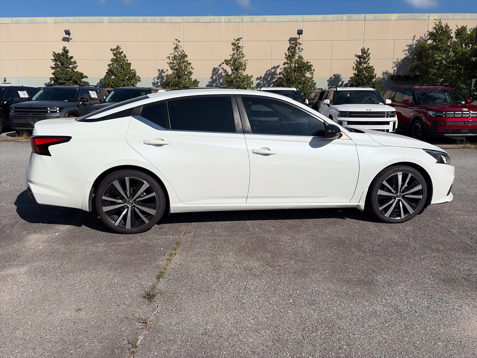 Used 2021 Nissan Altima 2.5 SR FWD image 7