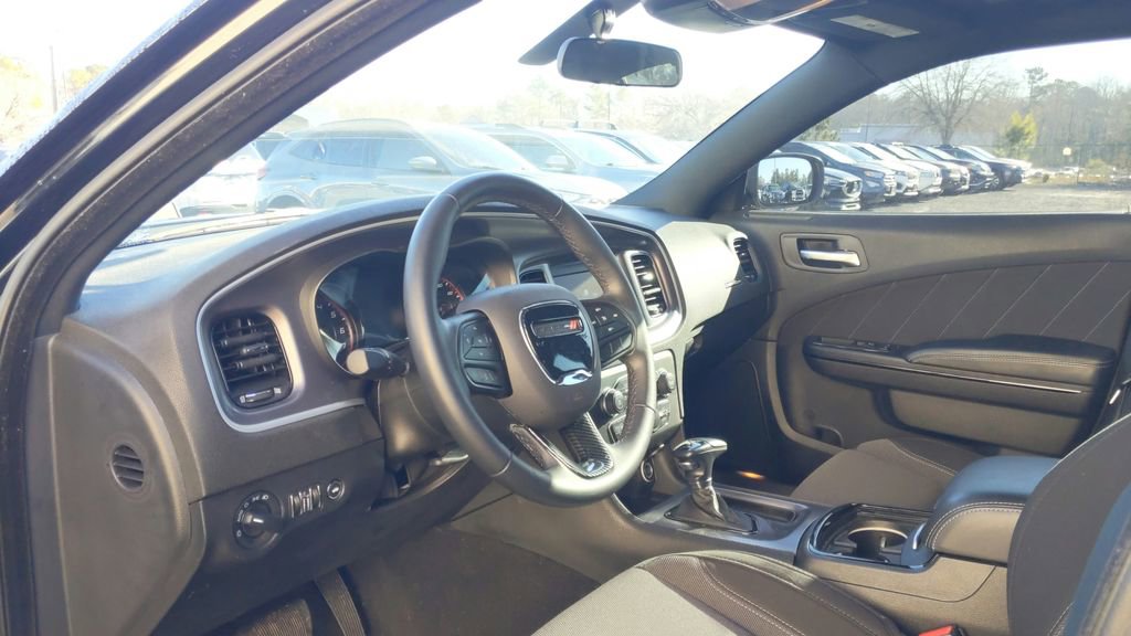 Used 2022 Dodge Charger SXT w/ Blacktop Package image 19