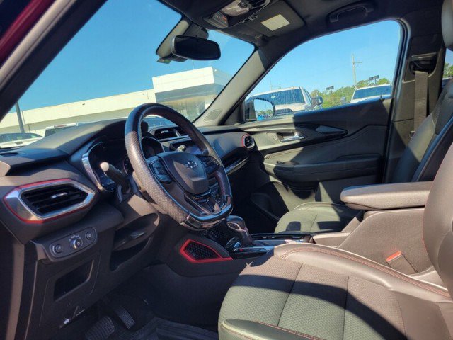 Used 2023 Chevrolet TrailBlazer RS w/ Sun and Liftgate Package FWD image 10