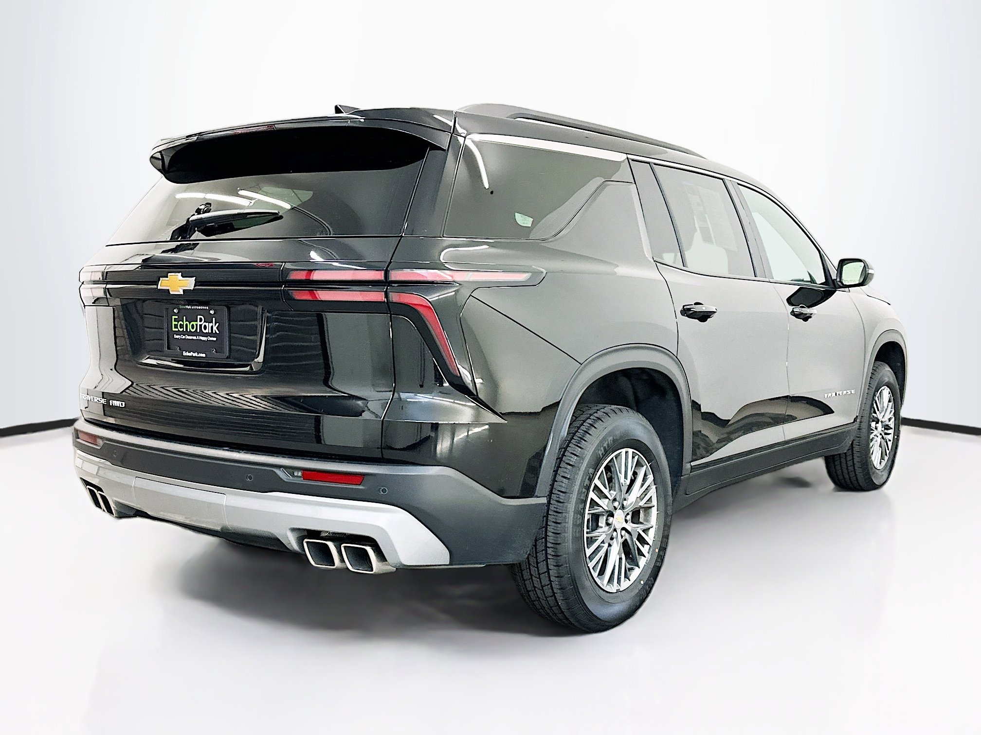 Used 2025 Chevrolet Traverse LT image 9