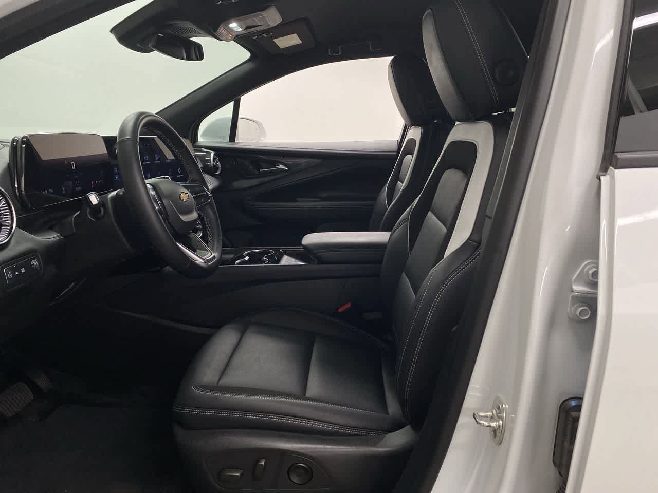 Used 2024 Chevrolet Blazer EV LT AWD/4WD image 13