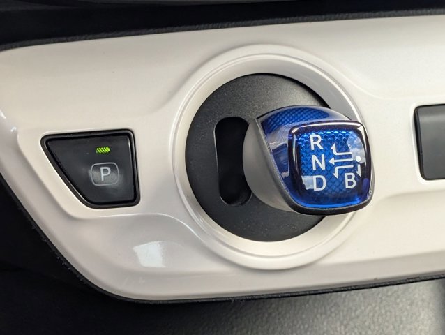 Used 2017 Toyota Prius Three Touring FWD image 17