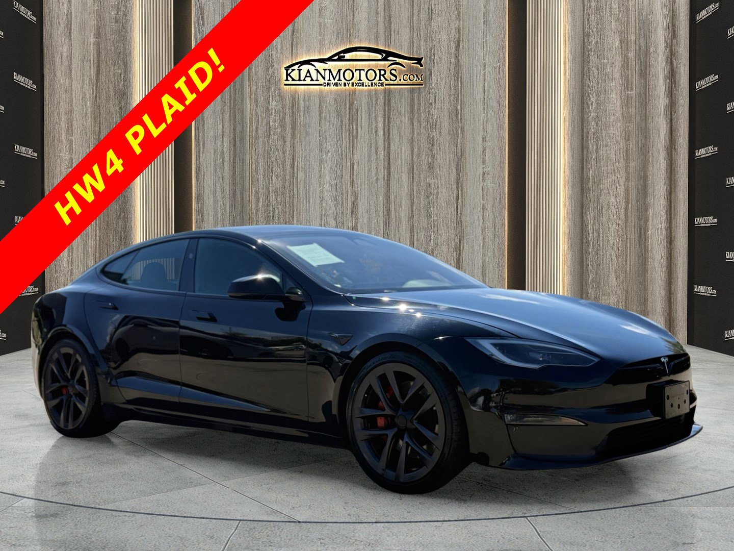 Used 2023 Tesla Model S Plaid image 1