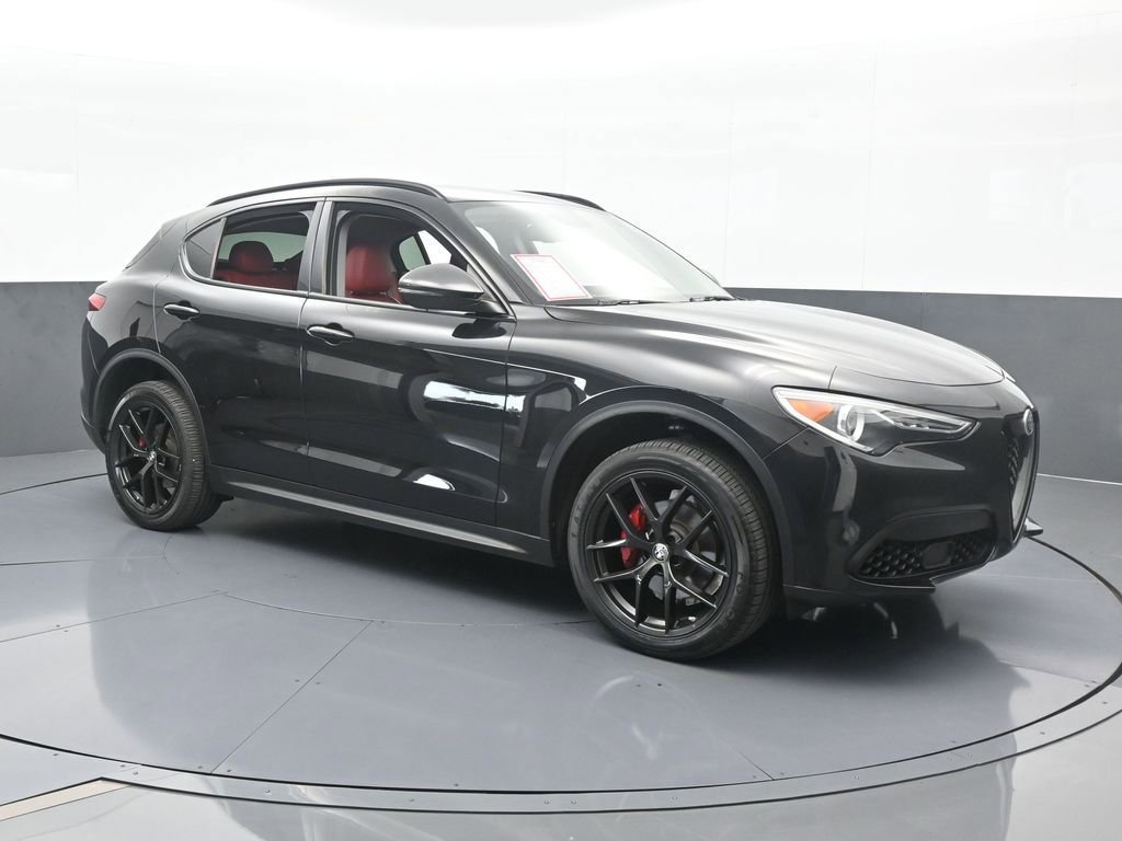 Used 2019 Alfa Romeo Stelvio w/ Nero Edizione image 8
