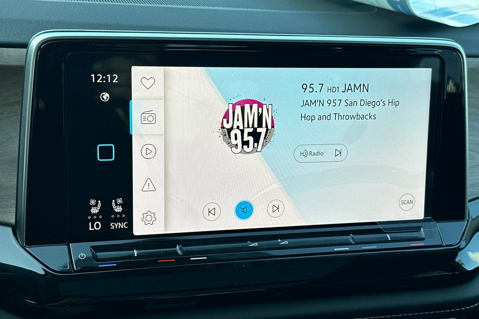 New 2026 Volkswagen Atlas SE image 17