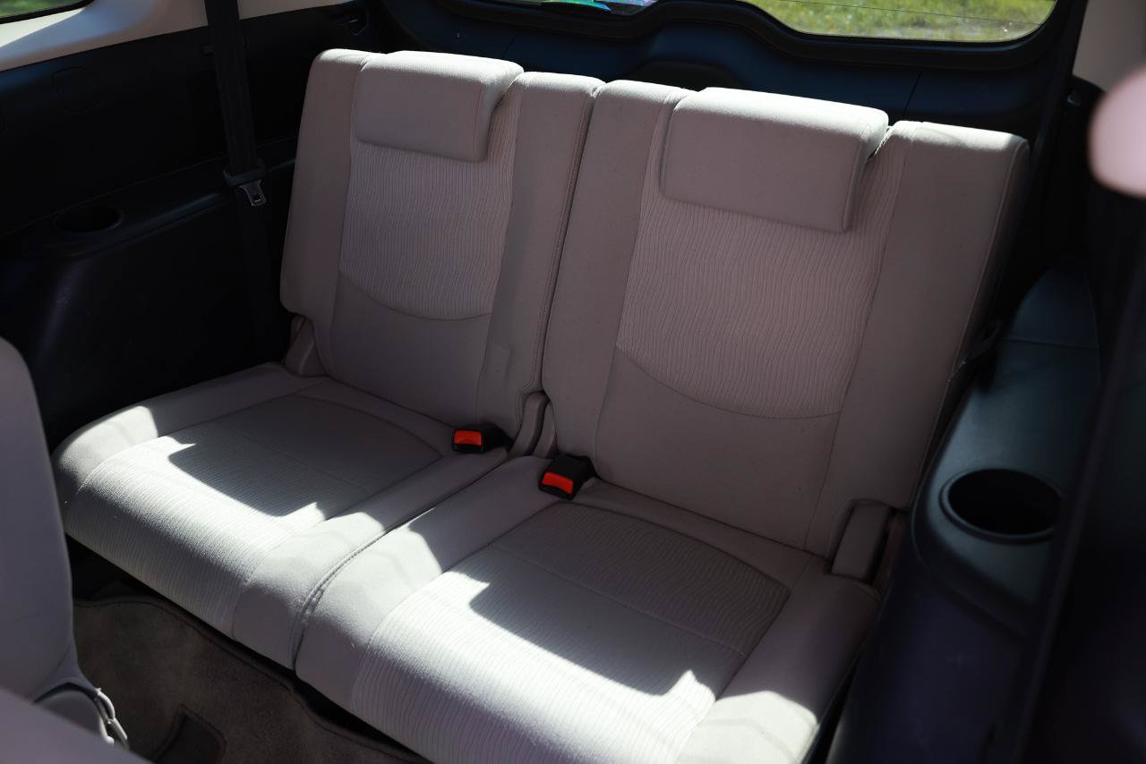 Used 2008 MAZDA MAZDA5 Sport FWD image 25