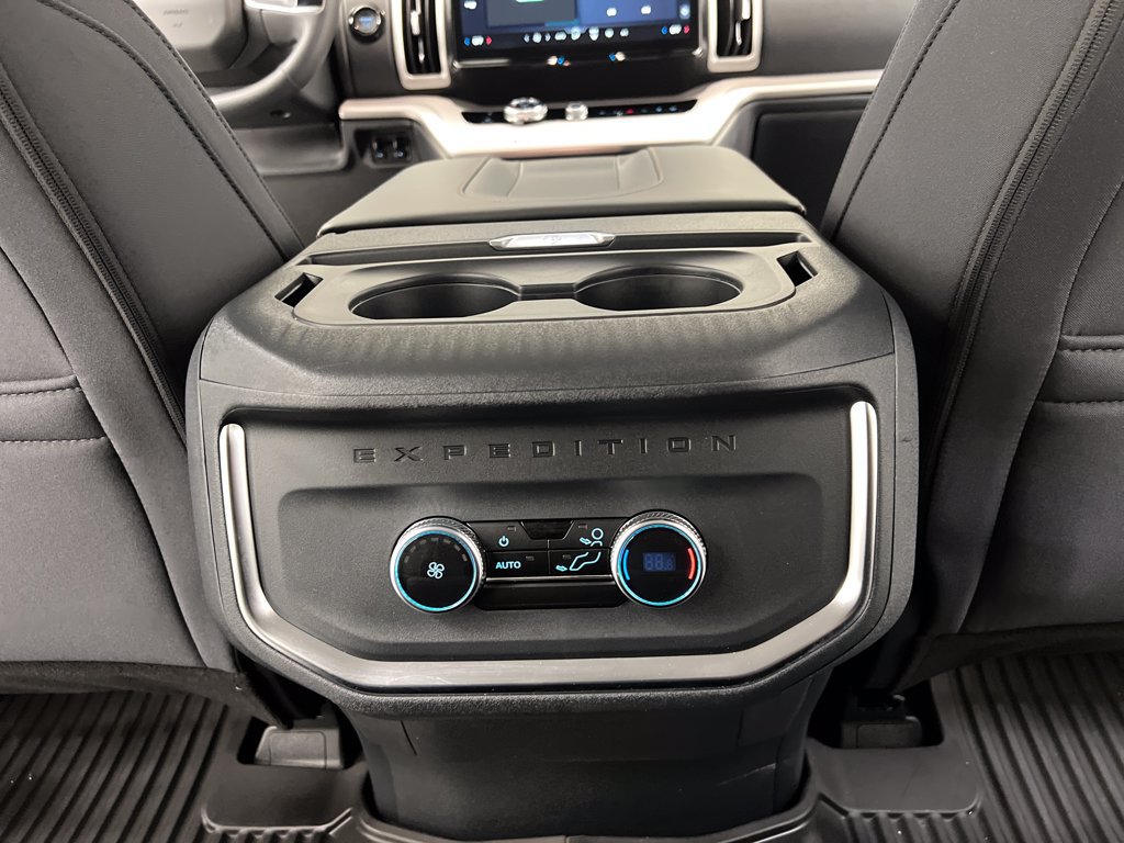 Used 2025 Ford Expedition Active RWD image 26
