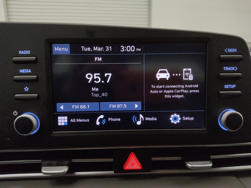 Used 2025 Hyundai Elantra Sport image 25