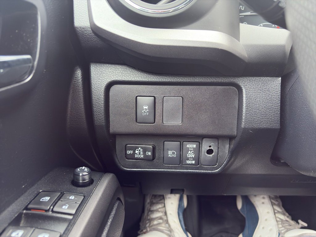 Used 2020 Toyota Tacoma TRD Sport w/ TRD Premium Sport Package image 19