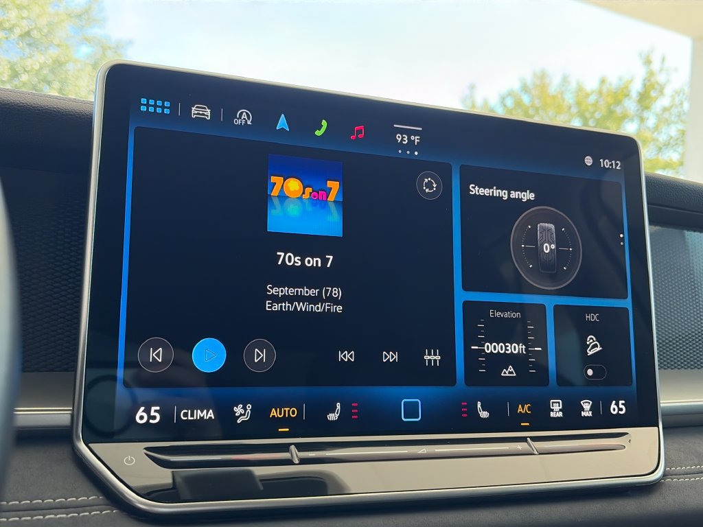 Certified 2025 Volkswagen Tiguan SE AWD/4WD image 20