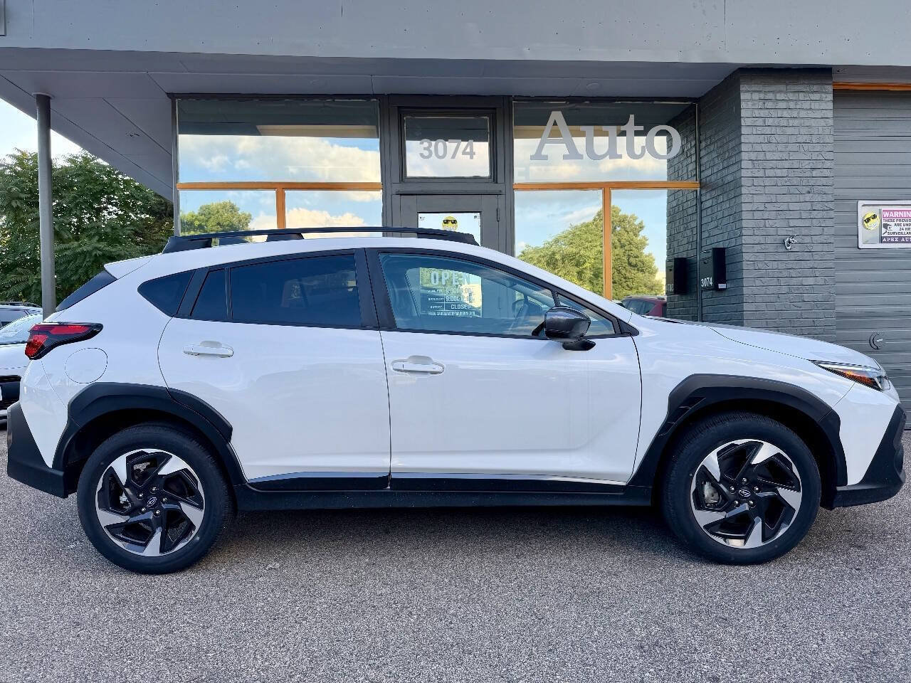 Used 2025 Subaru Crosstrek 2.5i Limited w/ Crosstrek Mirror Package AWD/4WD image 2