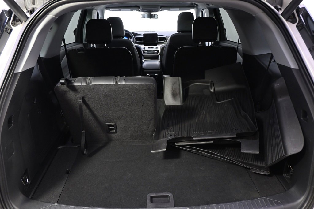 Used 2023 Ford Explorer XLT w/ Equipment Group 202A image 18