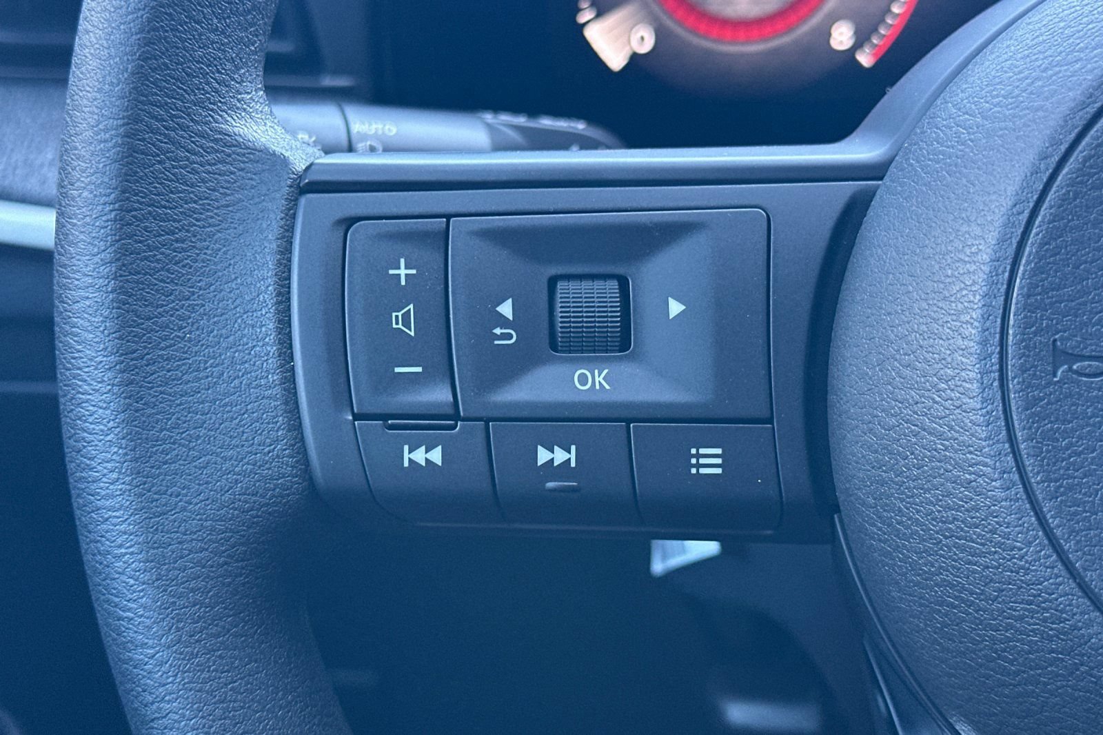 New 2026 Nissan Kicks SV AWD/4WD image 27