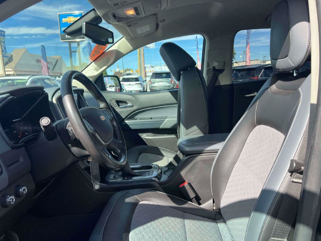 Used 2022 Chevrolet Colorado Z71 AWD/4WD image 18