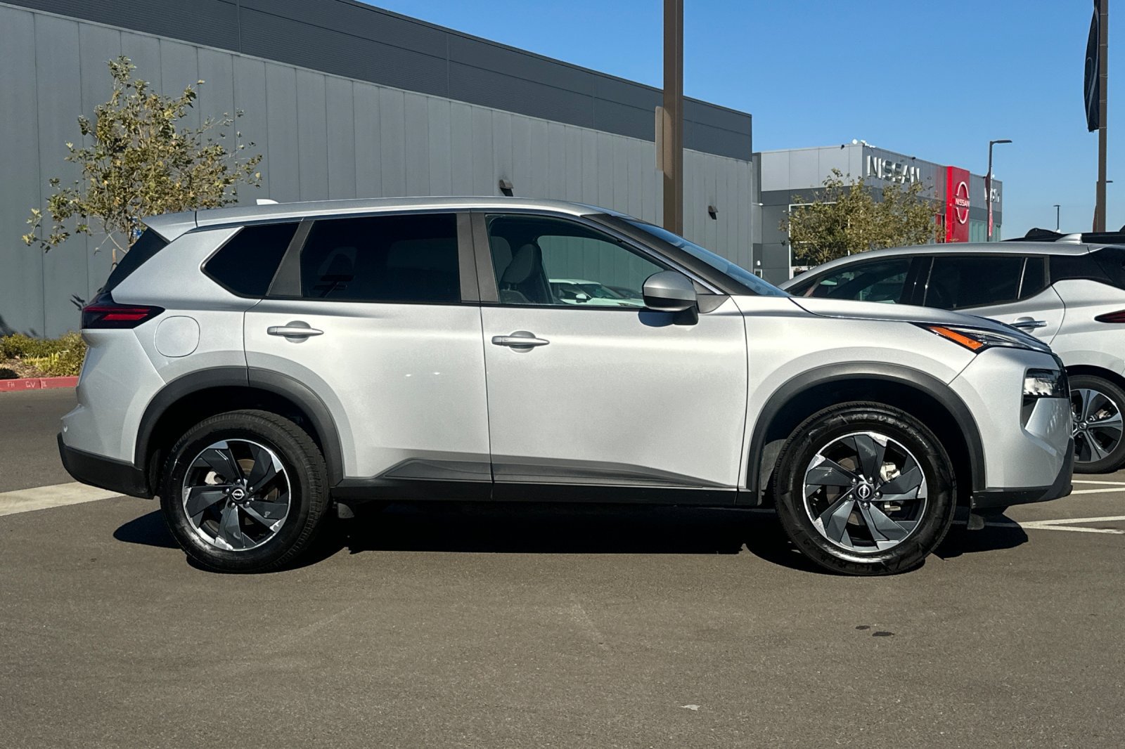 Certified 2024 Nissan Rogue SV AWD/4WD image 3