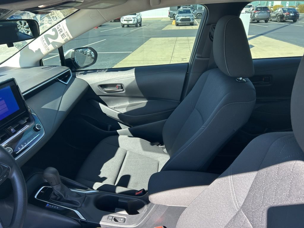 Used 2024 Toyota Corolla LE image 2