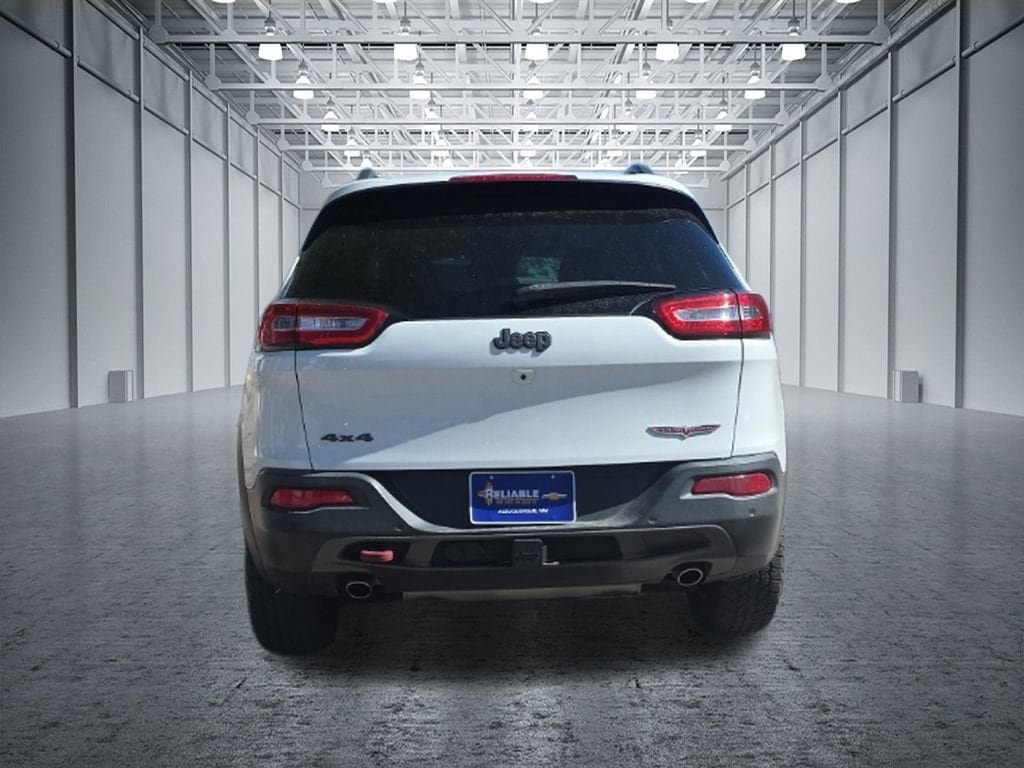Used 2017 Jeep Cherokee Trailhawk AWD/4WD image 5