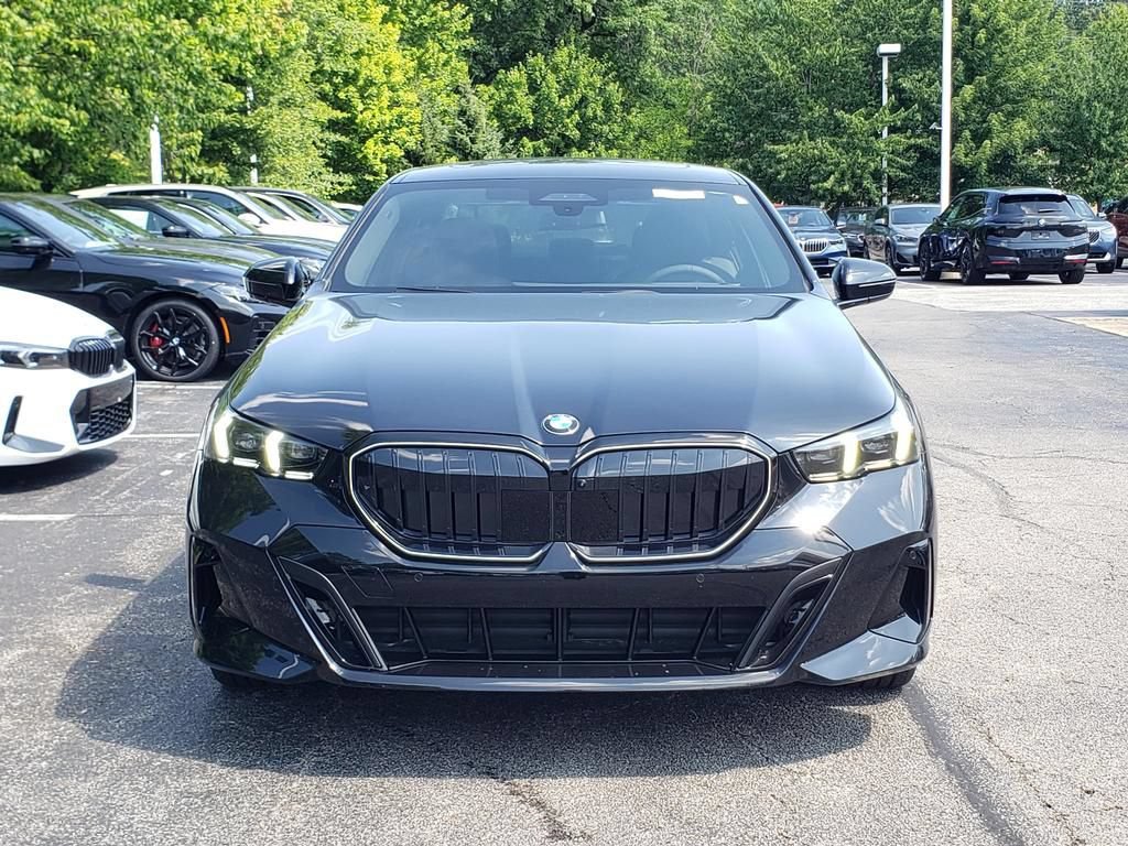 New 2027 BMW 540i xDrive w/ M Sport Package AWD/4WD image 2