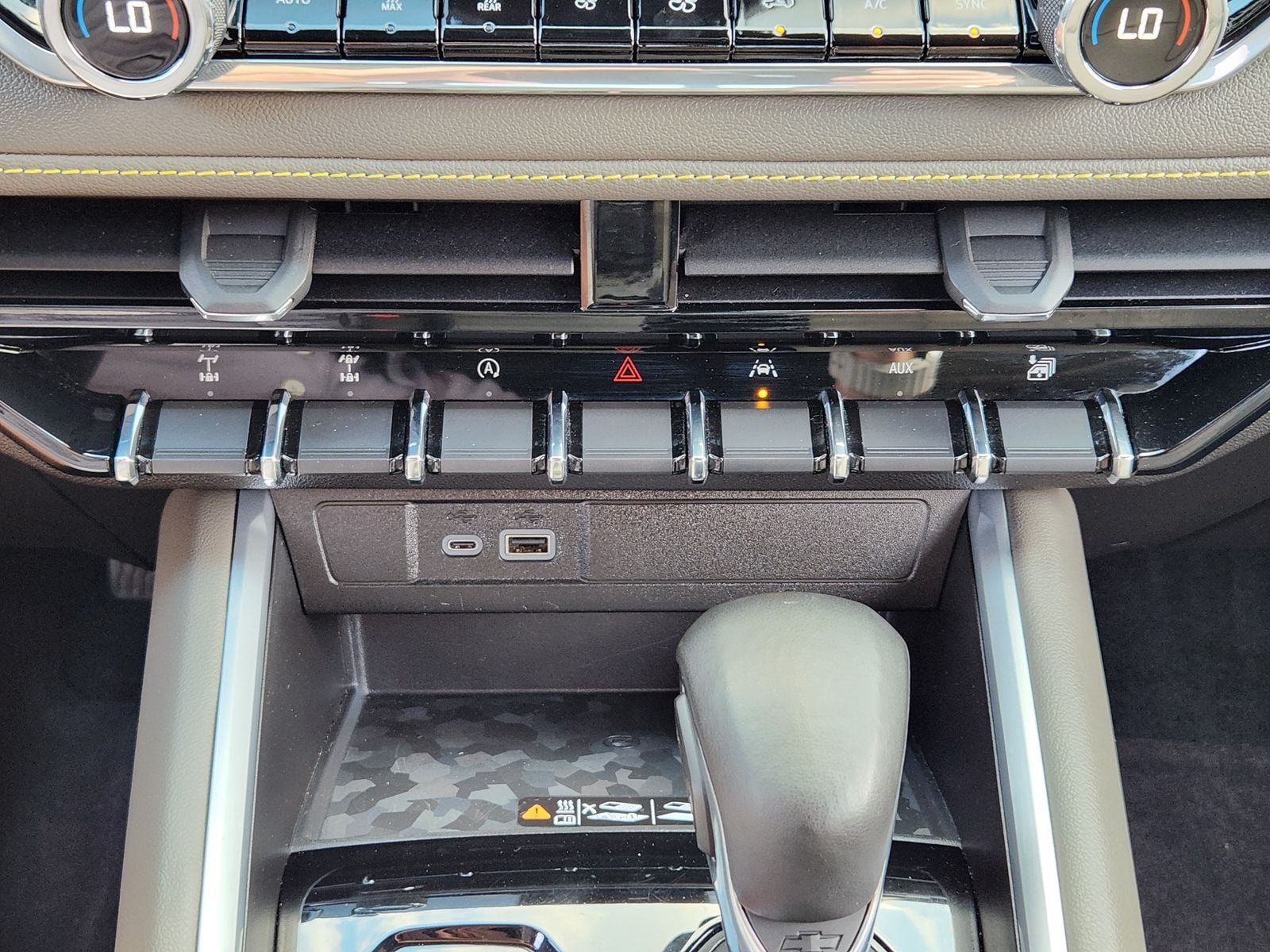Used 2023 Chevrolet Colorado ZR2 w/ ZR2 Convenience Package III AWD/4WD image 26