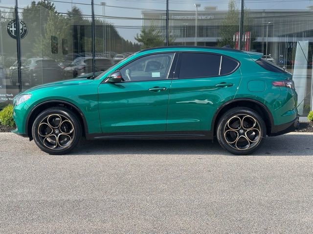 New 2025 Alfa Romeo Stelvio Sprint AWD/4WD image 2