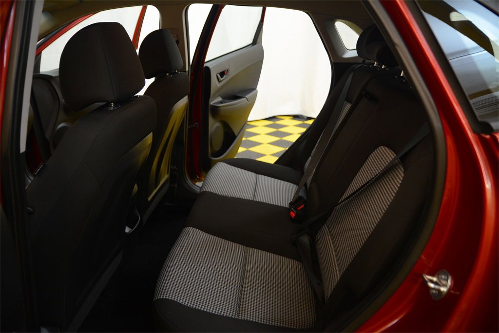 Used 2023 Hyundai Kona SE image 30