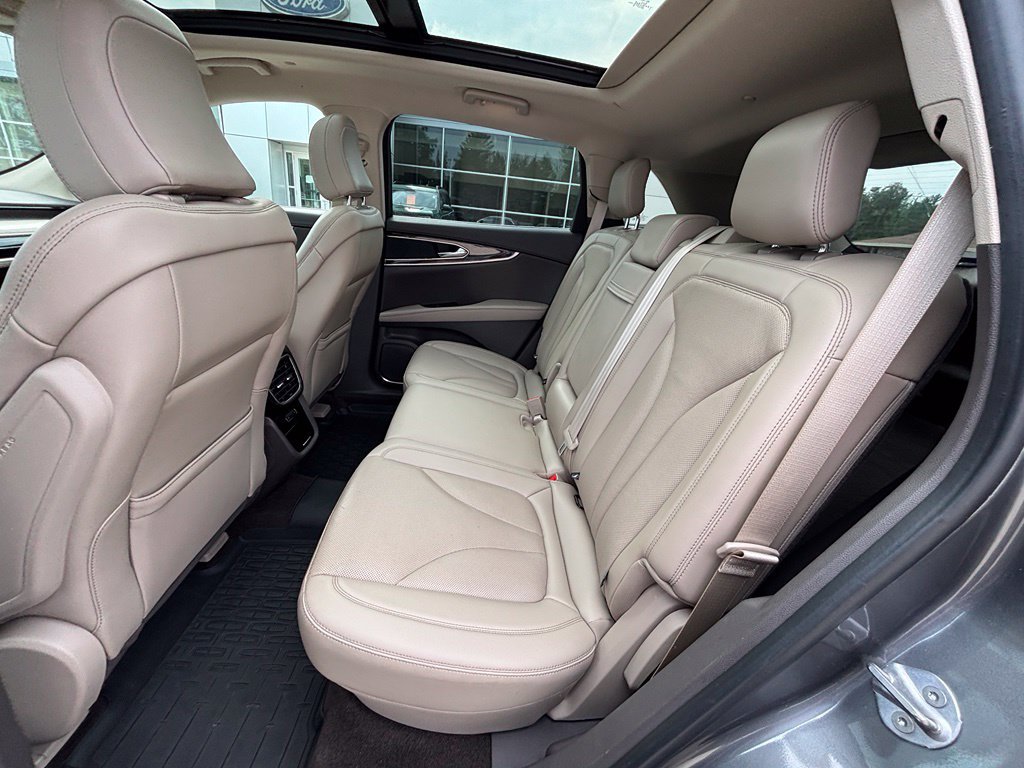 Used 2023 Lincoln Nautilus Reserve w/ Monochromatic Package AWD/4WD image 13
