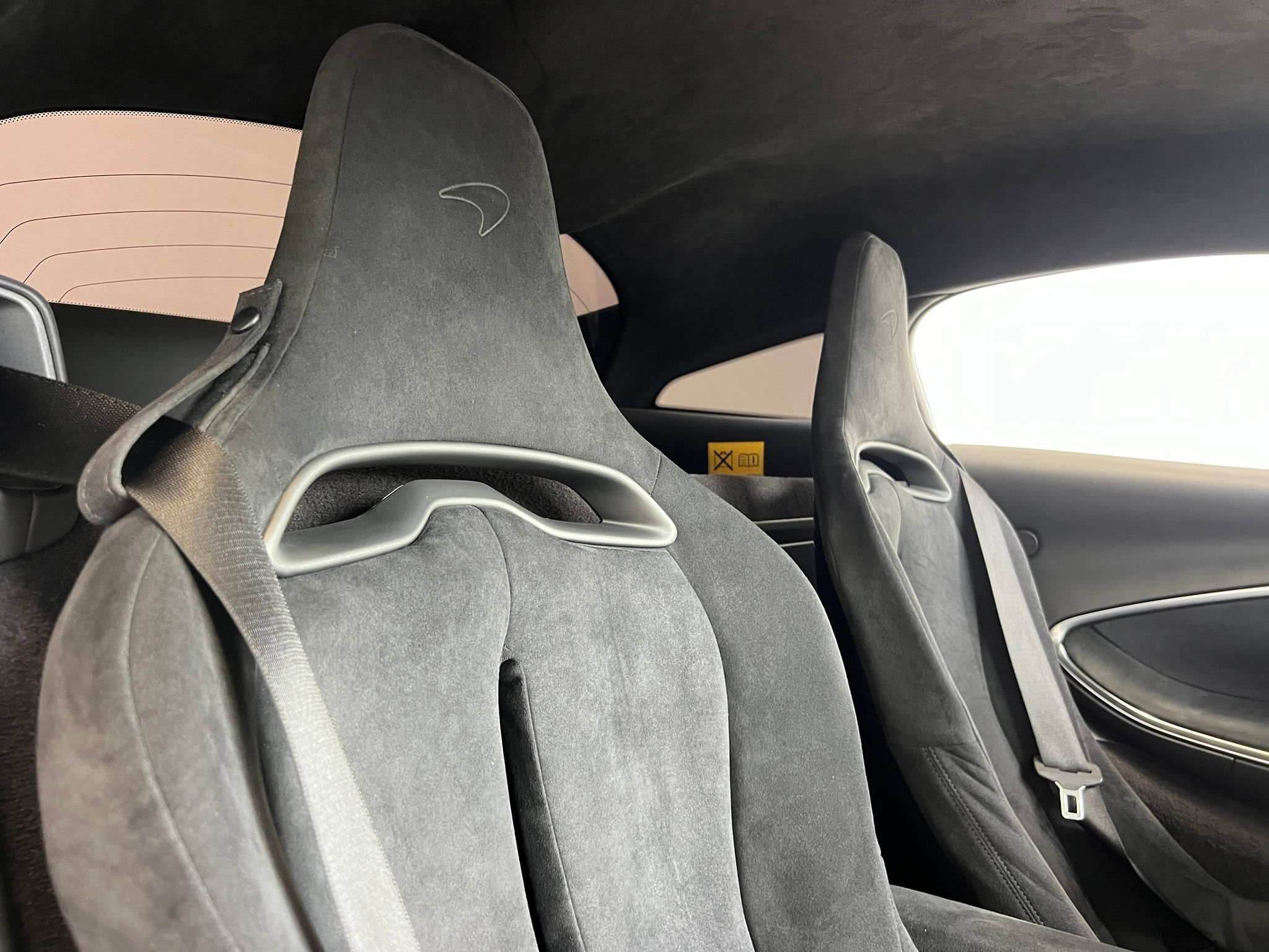 Used 2023 McLaren Artura RWD image 21