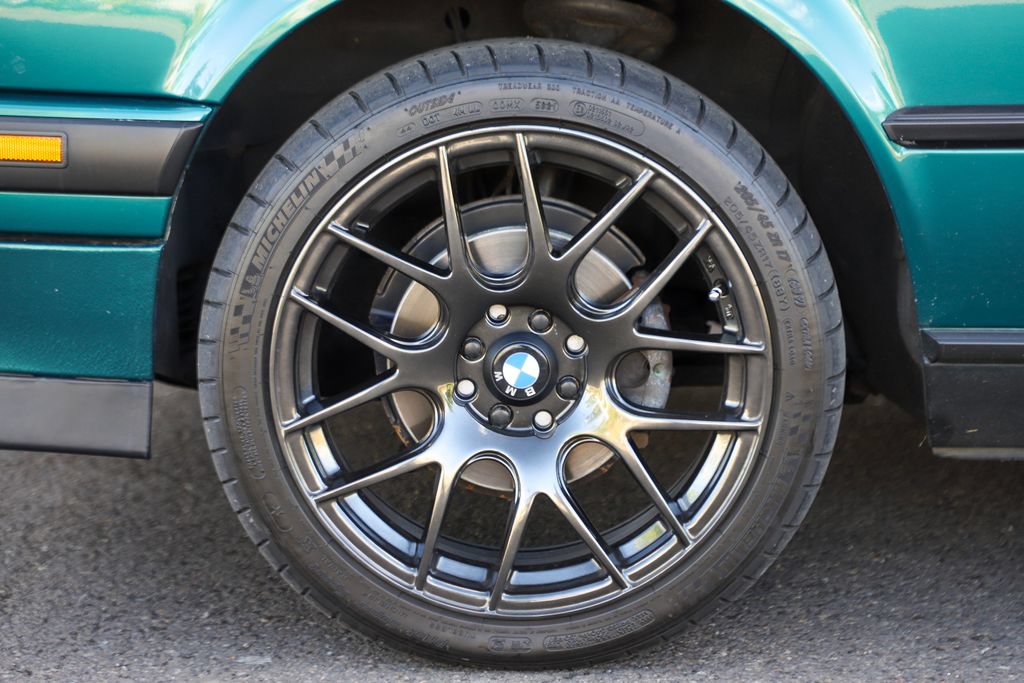 Used 1992 BMW 325i Convertible RWD image 13