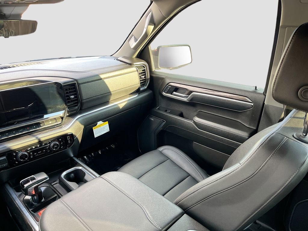 Used 2025 Chevrolet Silverado 1500 LTZ image 24