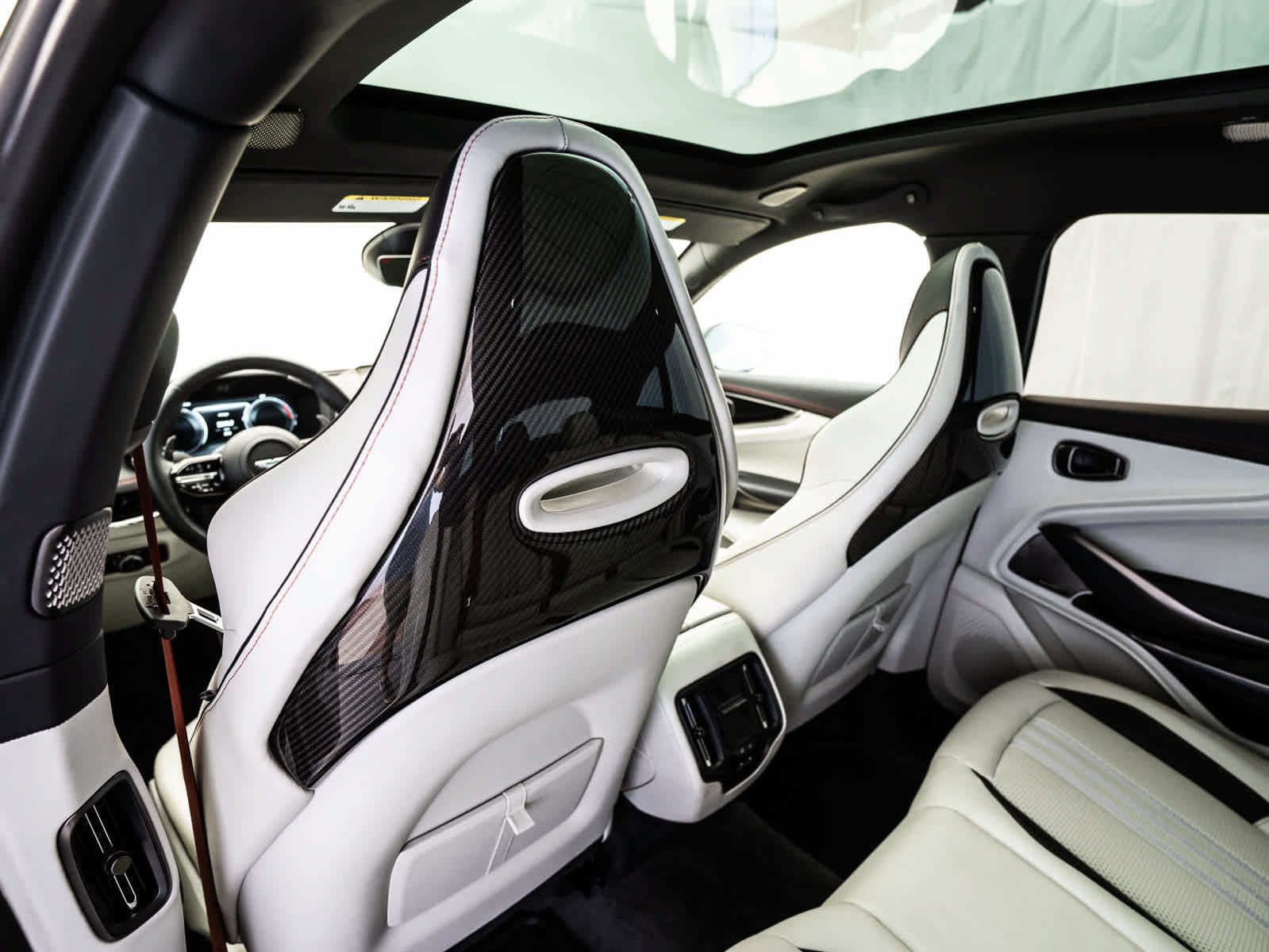 Used 2025 Aston Martin DBX 707 AWD/4WD image 19