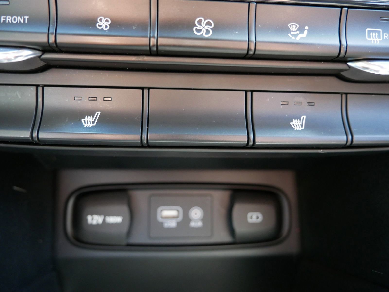 Used 2019 Hyundai Santa Fe Limited AWD/4WD image 19
