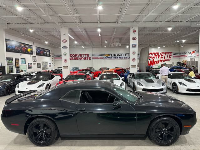 Used 2020 Dodge Challenger SXT RWD image 6