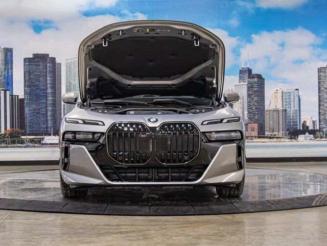 Used 2026 BMW 740i xDrive w/ Premium Package image 4