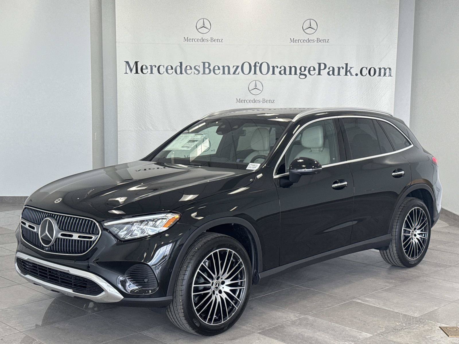 New 2026 Mercedes-Benz GLC 300 image 1