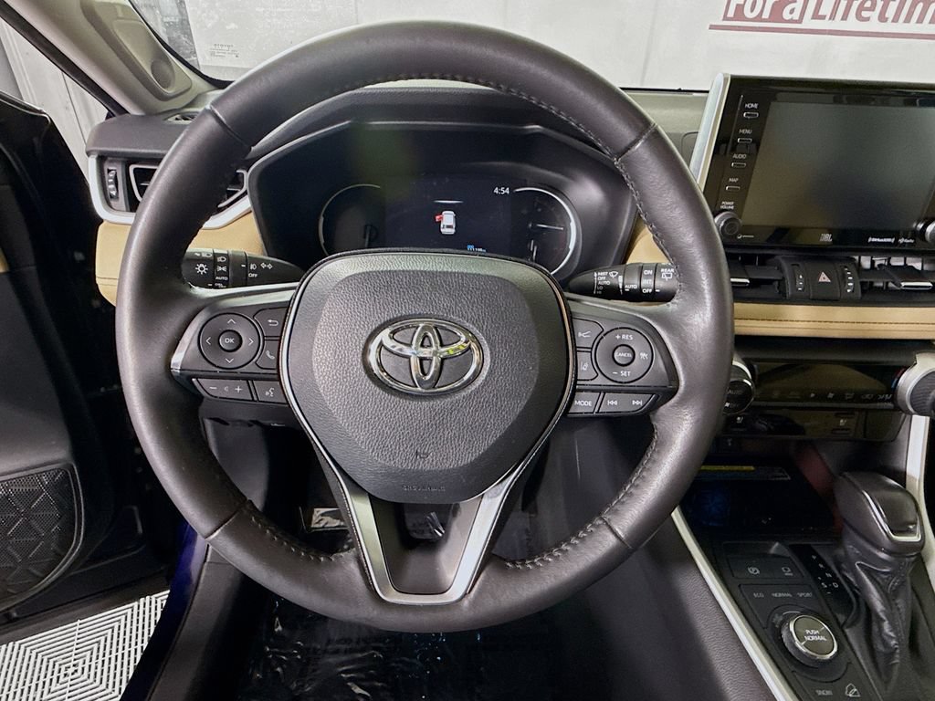 Used 2021 Toyota RAV4 Limited AWD/4WD image 20