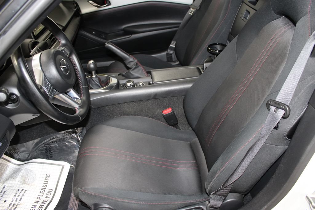 Used 2016 MAZDA MX-5 Miata Club RWD image 17