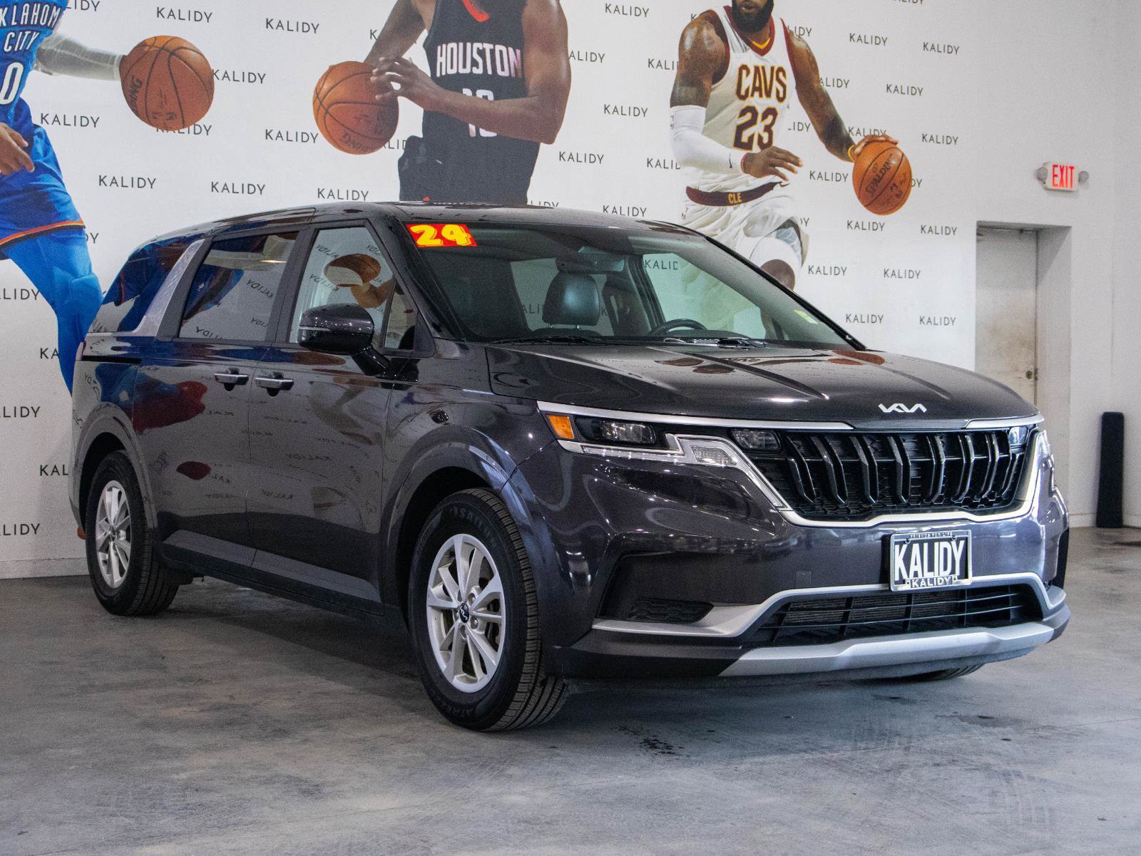 Used 2024 Kia Carnival LX image 18