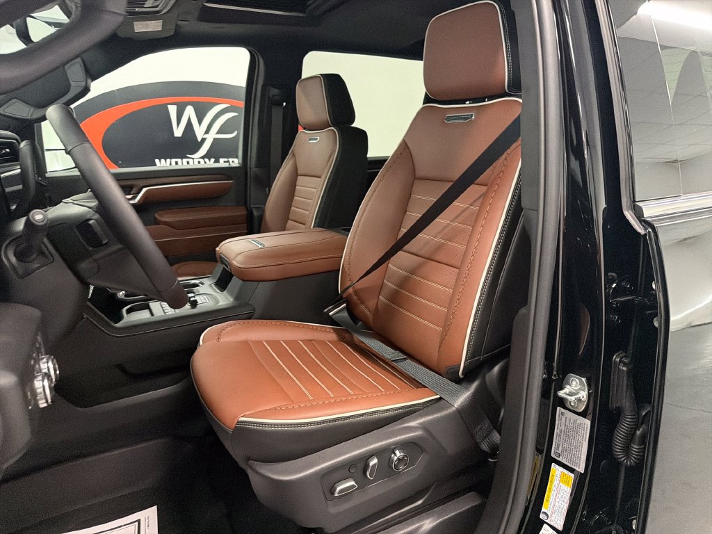 New 2026 GMC Sierra 3500 Denali Ultimate AWD/4WD image 15