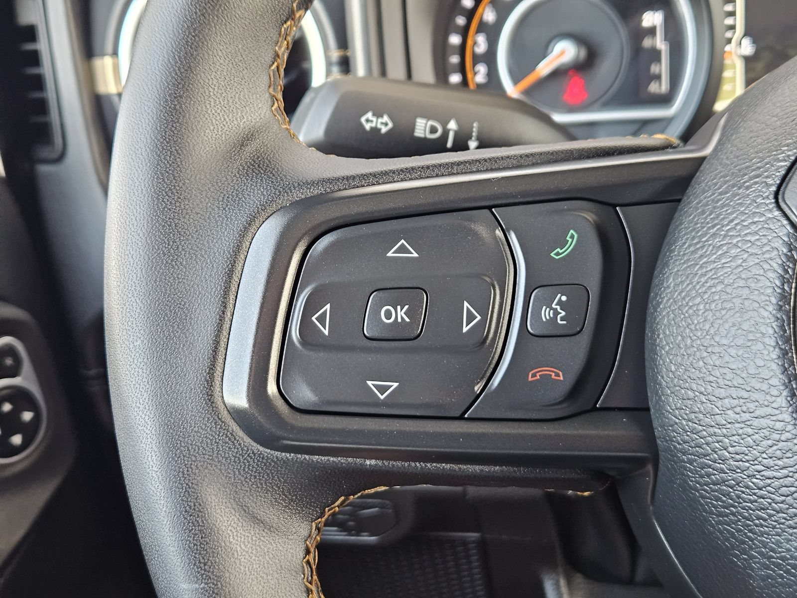 Used 2024 Jeep Gladiator Sport AWD/4WD image 25