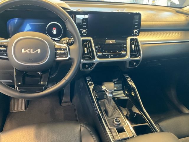 Used 2023 Kia Sorento SX AWD/4WD image 17
