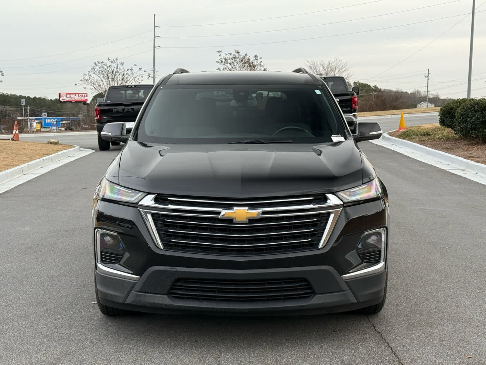 Used 2023 Chevrolet Traverse LT image 9