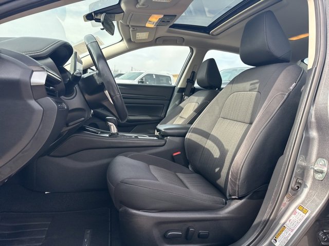 Used 2024 Nissan Altima 2.5 SV w/ SV Premium Package image 2