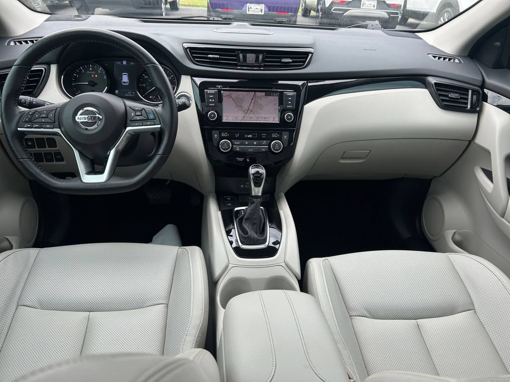 Used 2022 Nissan Rogue Sport SL w/ Premium Package FWD image 32