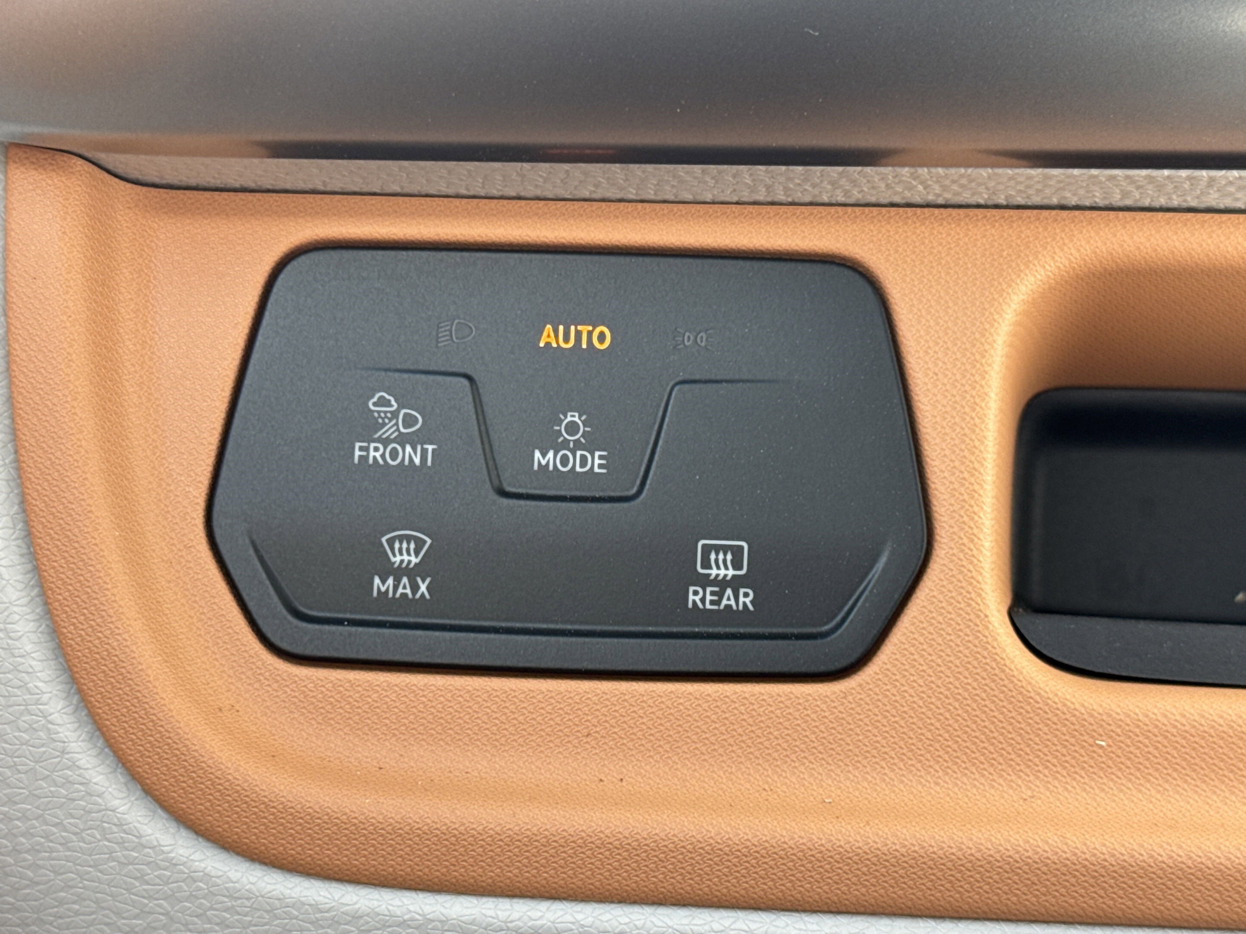 New 2025 Volkswagen ID. Buzz 1st Edition image 10