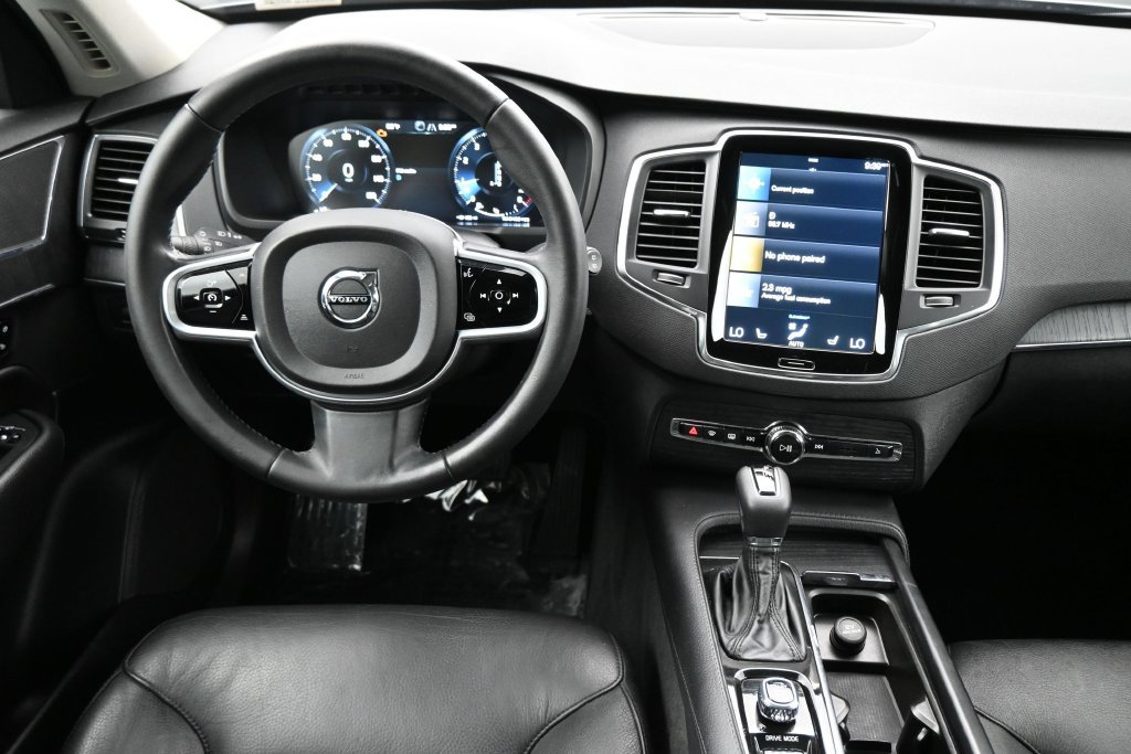 Used 2020 Volvo XC90 T6 Momentum AWD/4WD image 6