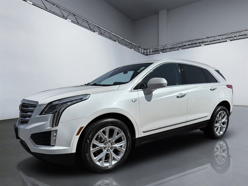 Used 2018 Cadillac XT5 Luxury w/ Driver Awareness Package AWD/4WD image 11