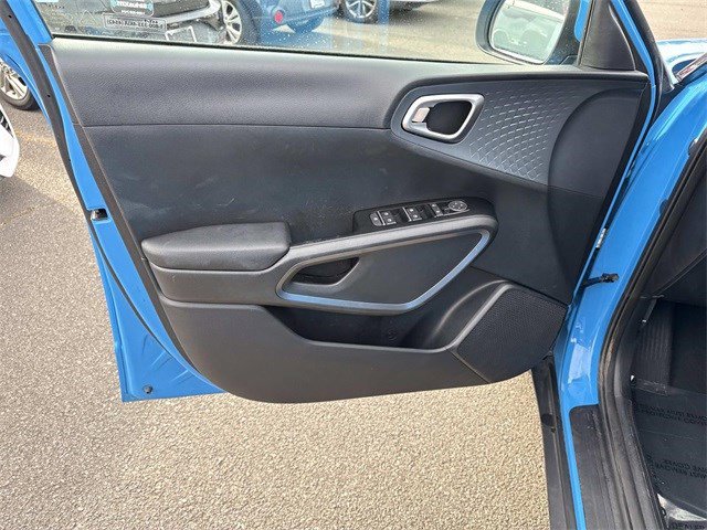 Used 2024 Kia Soul EX image 13