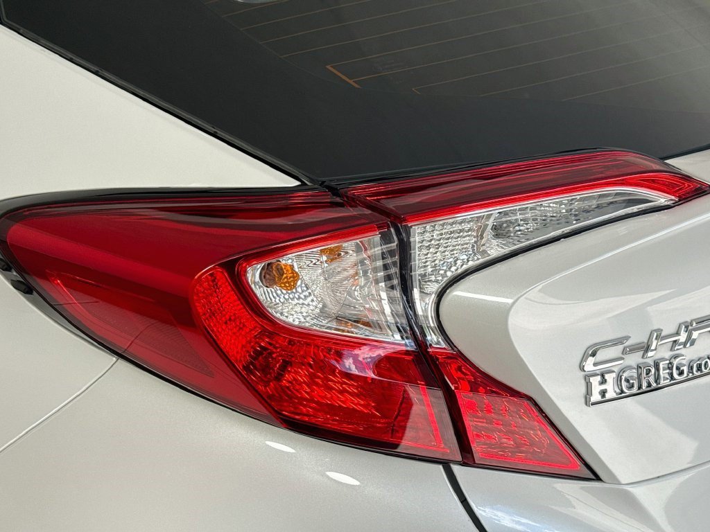 Used 2022 Toyota C-HR Limited FWD image 35
