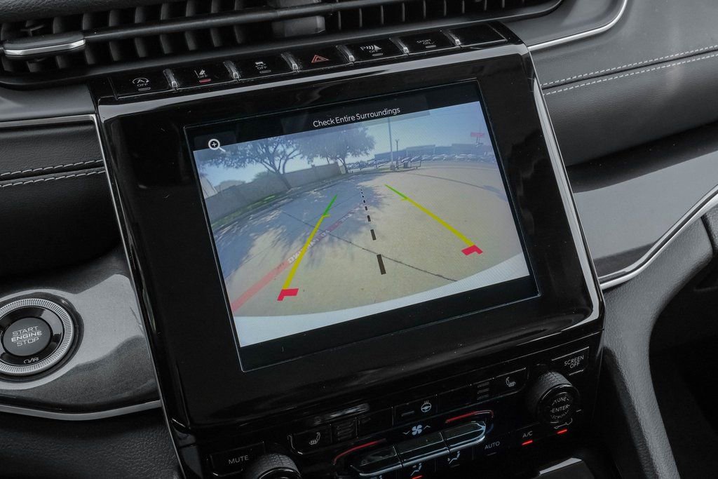 Used 2022 Jeep Grand Cherokee Laredo w/ Luxury Tech Group I image 28